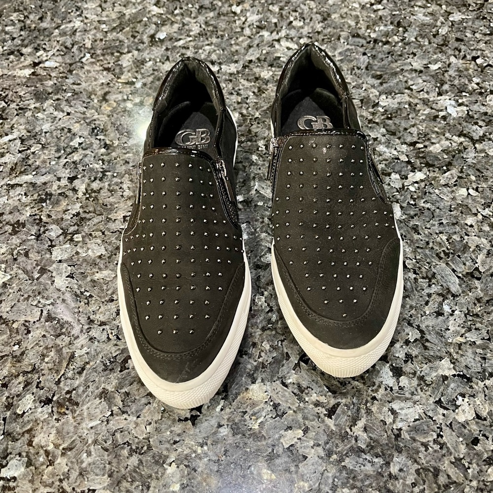 Gianni Bini Women’s Black Studded Sneakers with Zippers Size 8